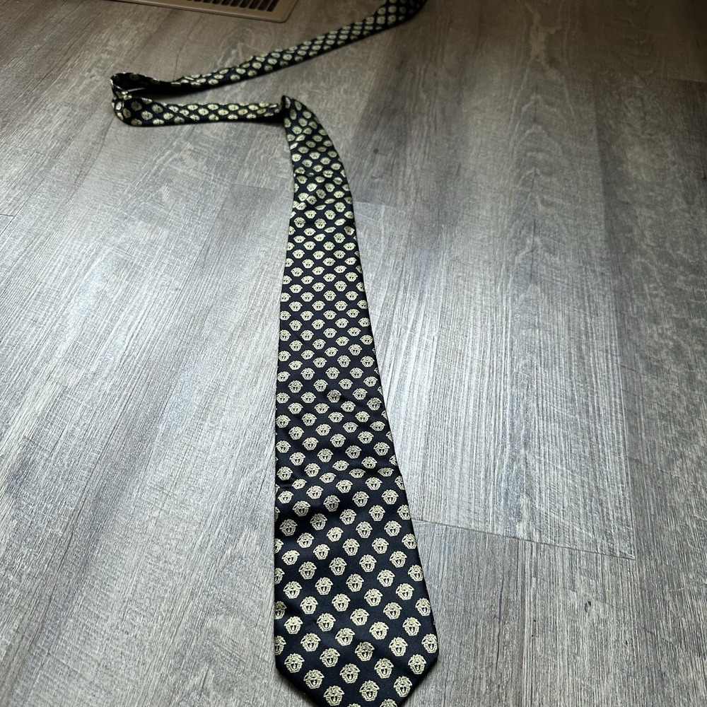 Gianni Versace Coal Black Gold Face VINTAGE Silk Tie Made in Italy EXC+++ - Picture 8 of 12